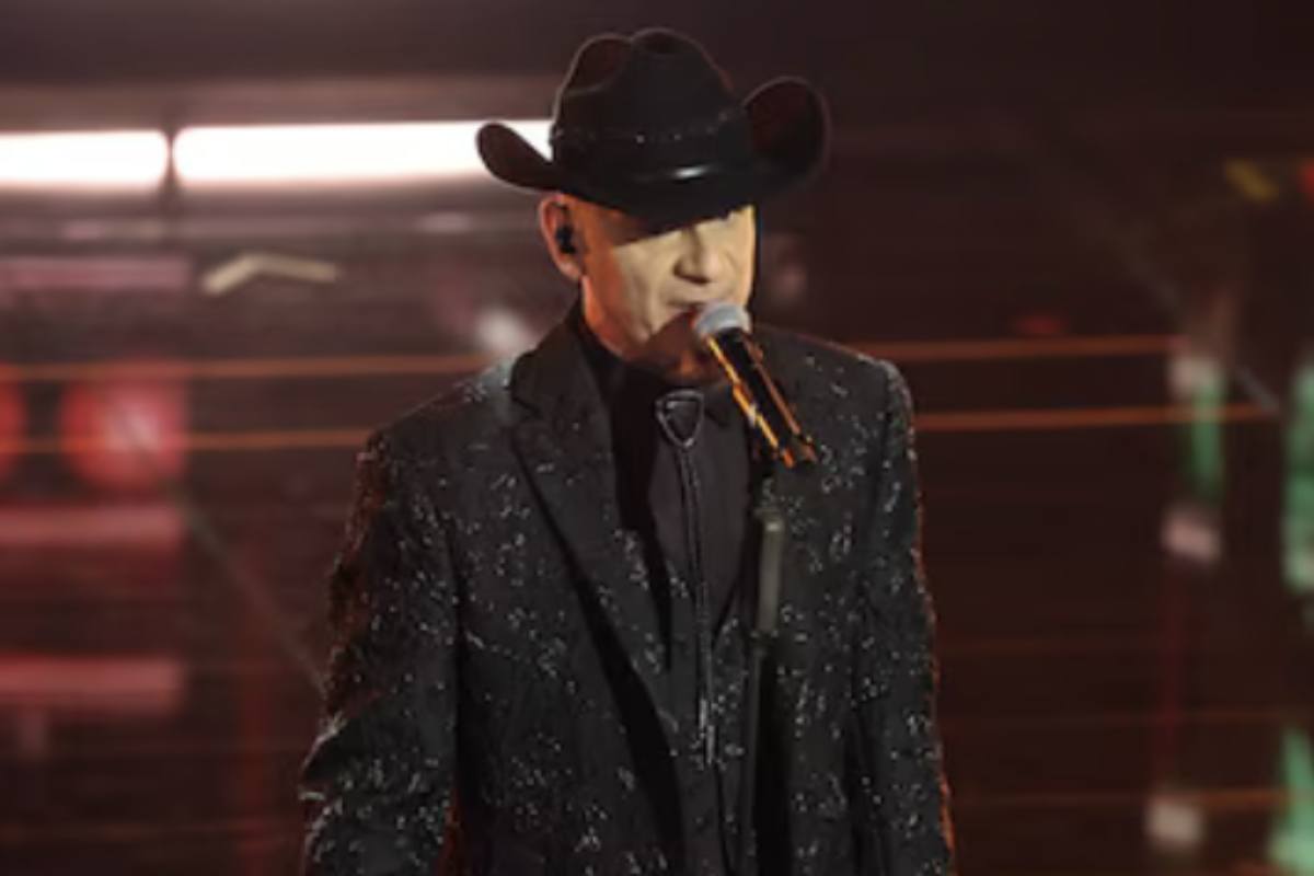 Infine, non si può non menzionare J-Ax, che con il suo brano “Italia Starter Pack” sta già conquistando il pubblico